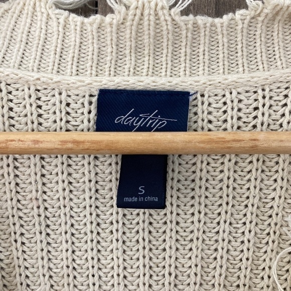 DAYTRIP Cotton Blend Distressed Trim Sweater Women’s Size Small - Picture 8 of 15